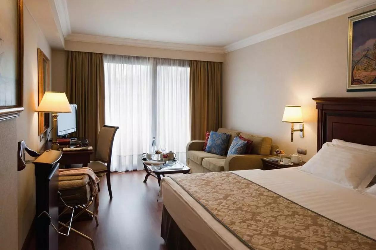 EELCTRAPALACE_SHABAVIZ (12).jpg